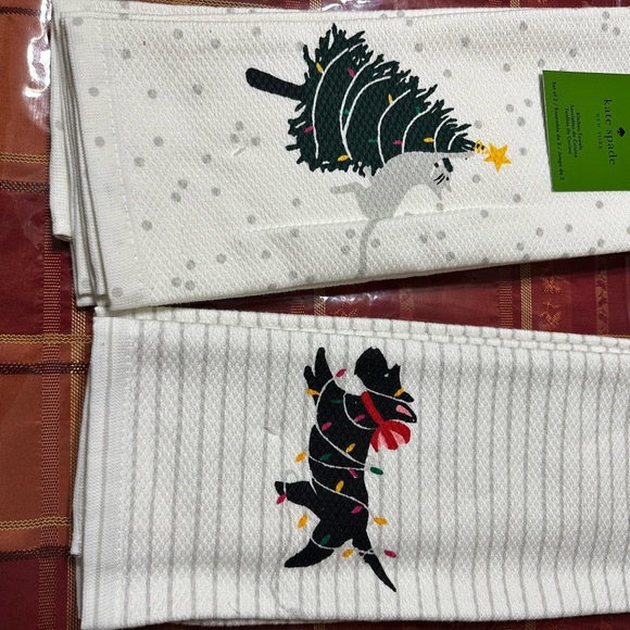 7 kate Spade Christmas dish towels - Picture 4 of 15